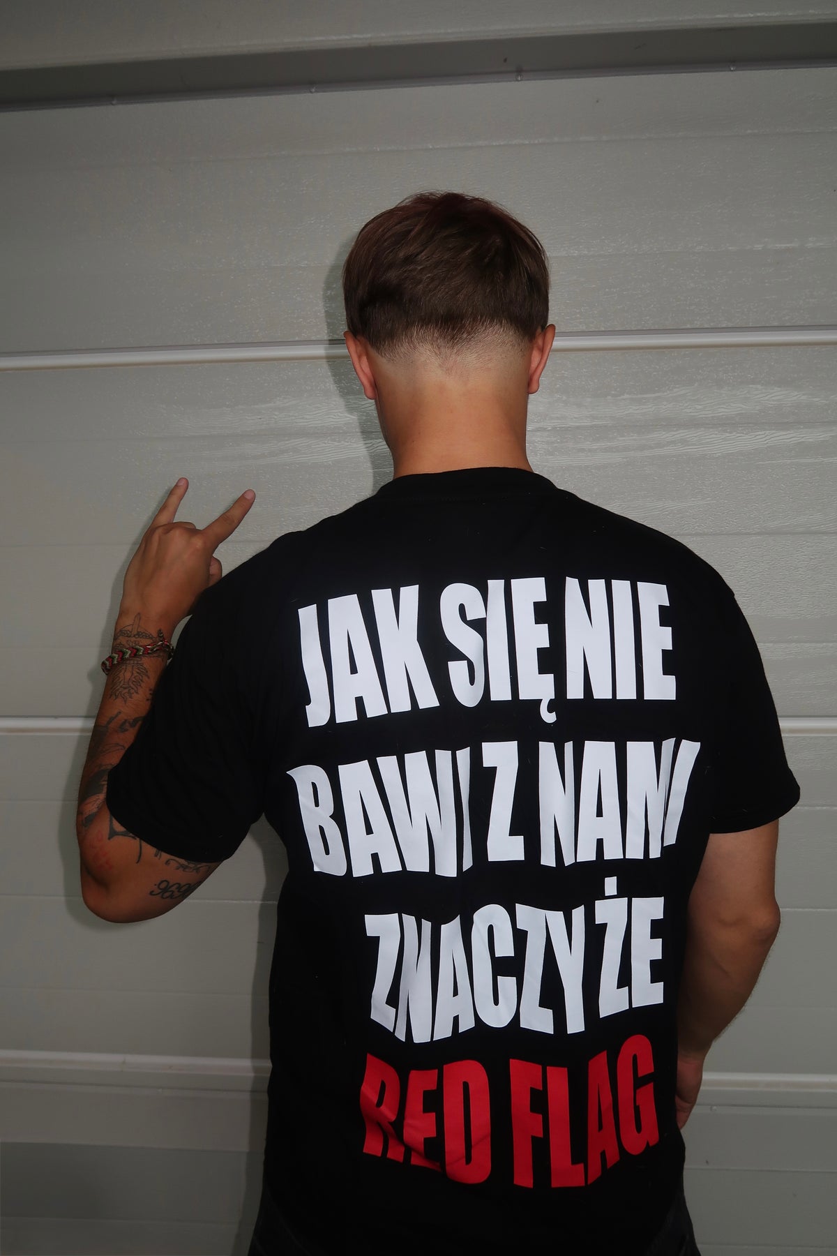 RED FLAG TEE 🚩 (PRZEDSPRZEDAŻ)